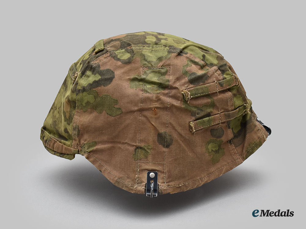 germany,_ss._a_waffen-_ss_b-_pattern_oak_leaf_reversible_helmet_cover_l22_mnc4018_643