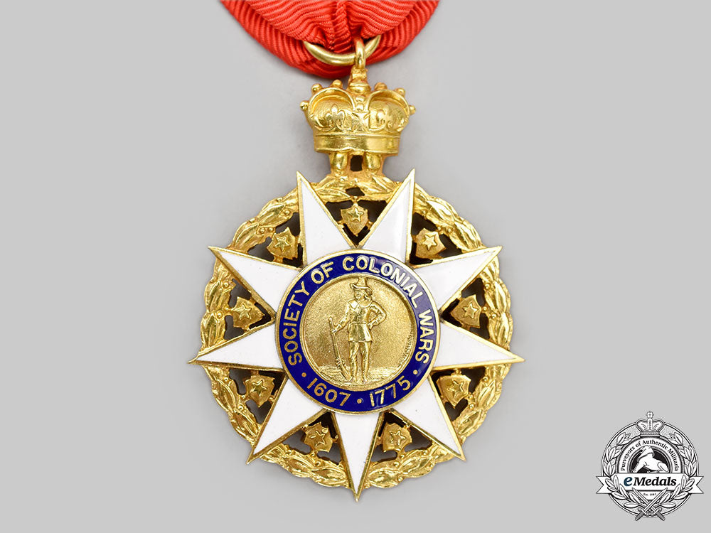 united_states._a_society_of_colonial_wars_membership_badge_in_gold_l22_mnc4042_966_1