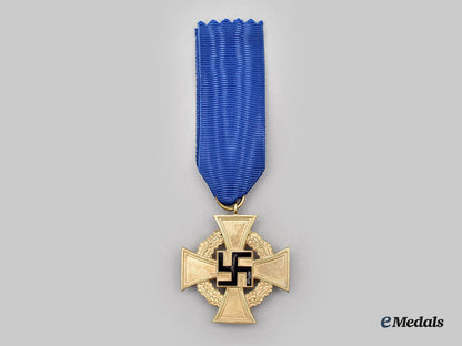 germany,_third_reich._a_pair_of_decorations_l22_mnc4123_228