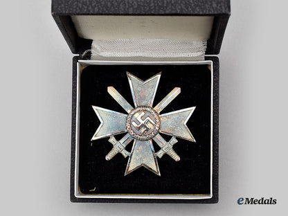 germany,_wehrmacht._a_unissued_war_merit_cross,_i_class_with_swords_and_case,_by_descheler&_son_l22_mnc4167_248