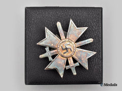 Germany, Wehrmacht. An Unissued War Merit Cross, I Class With Swords And Case, By Descheler & Son