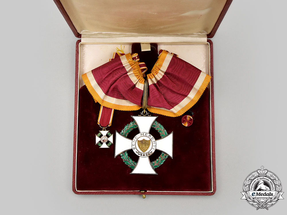 san_marino,_republic._an_order_of_saint_agatha,_iii_class_commander_set,_cased_l22_mnc4202_051_1