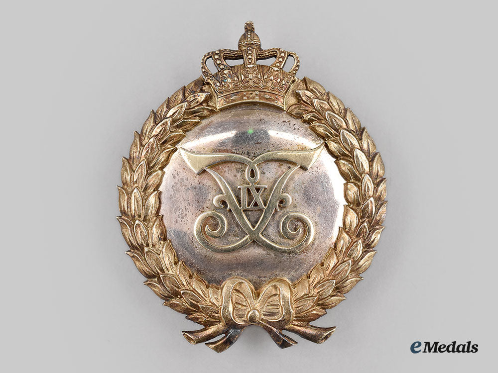 denmark,_kingdom._a_king_frederick_ix_royalist_badge,1947-1972_l22_mnc4202_318_1