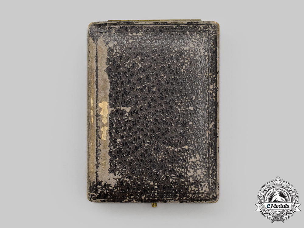 united_kingdom._a_fine_private_purchase_british_army_chaplain's_badge,_c.1918_l22_mnc4207_031