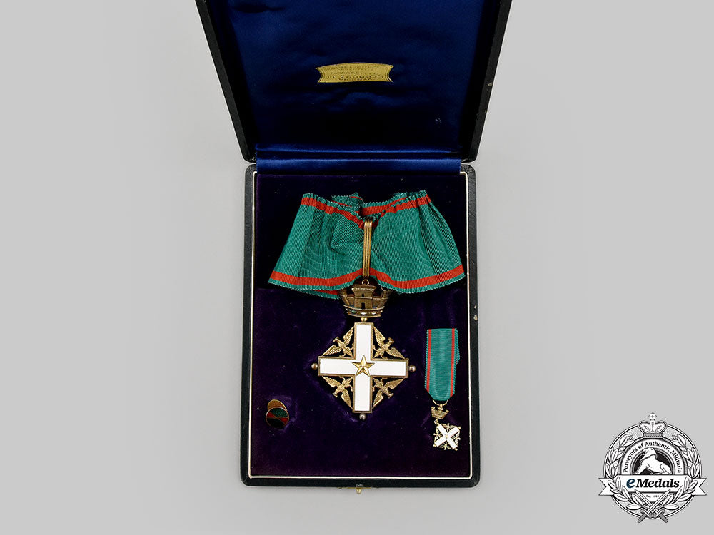 italy,_republic._an_order_of_merit_of_the_republic,_iii_class_commander_l22_mnc4240_073_1
