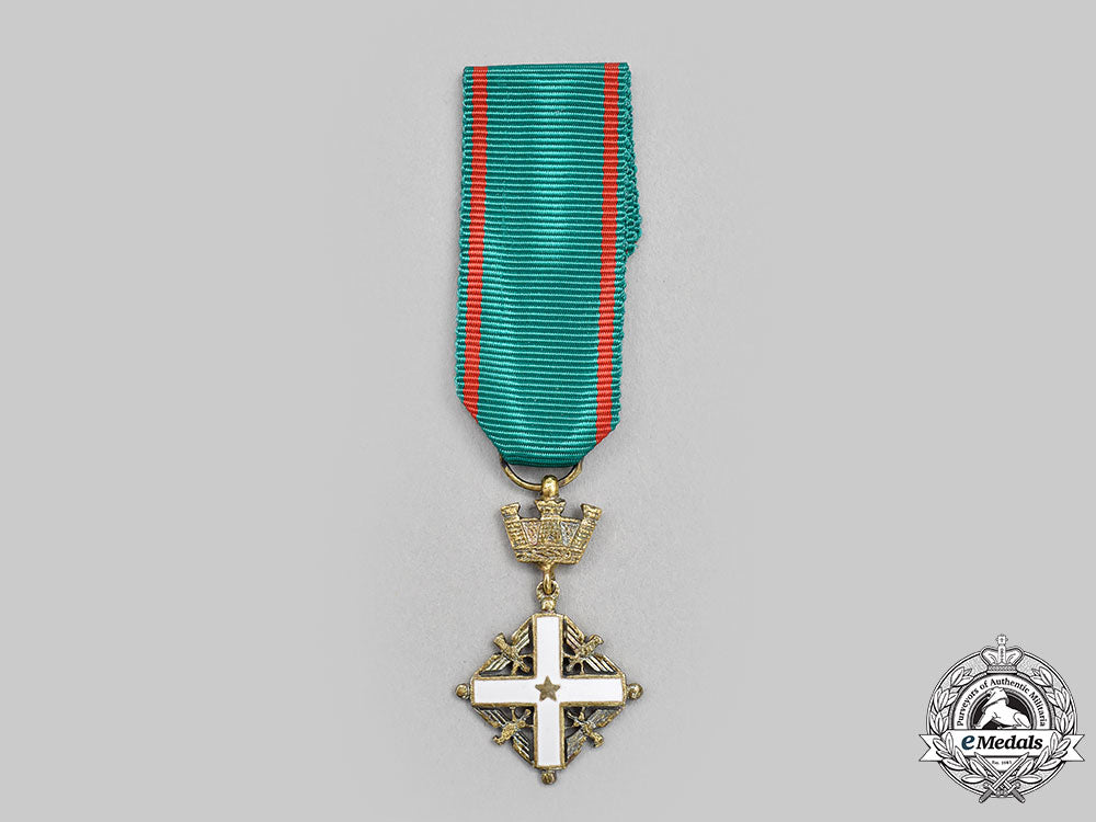 italy,_republic._an_order_of_merit_of_the_republic,_iii_class_commander_l22_mnc4252_077_1