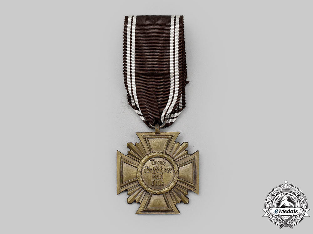 germany,_nsdap._a10-_year_long_service_decoration,_by_förster&_barth_l22_mnc4320_115