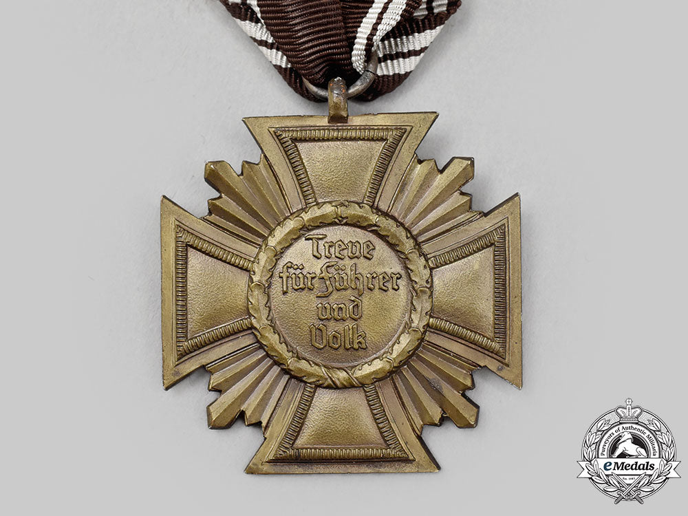 germany,_nsdap._a10-_year_long_service_decoration,_by_förster&_barth_l22_mnc4321_117