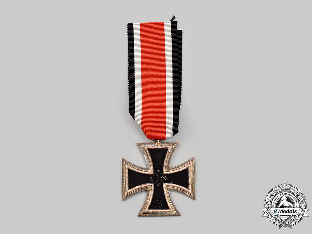 germany,_heer._a1939_iron_cross_ii_class,_with_award_document,_to_obergefreiter_hermann_metzscher_l22_mnc4405_119_2