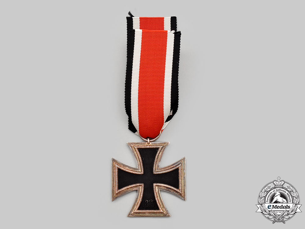 germany,_heer._a1939_iron_cross_ii_class,_with_award_document,_to_obergefreiter_hermann_metzscher_l22_mnc4407_120_2