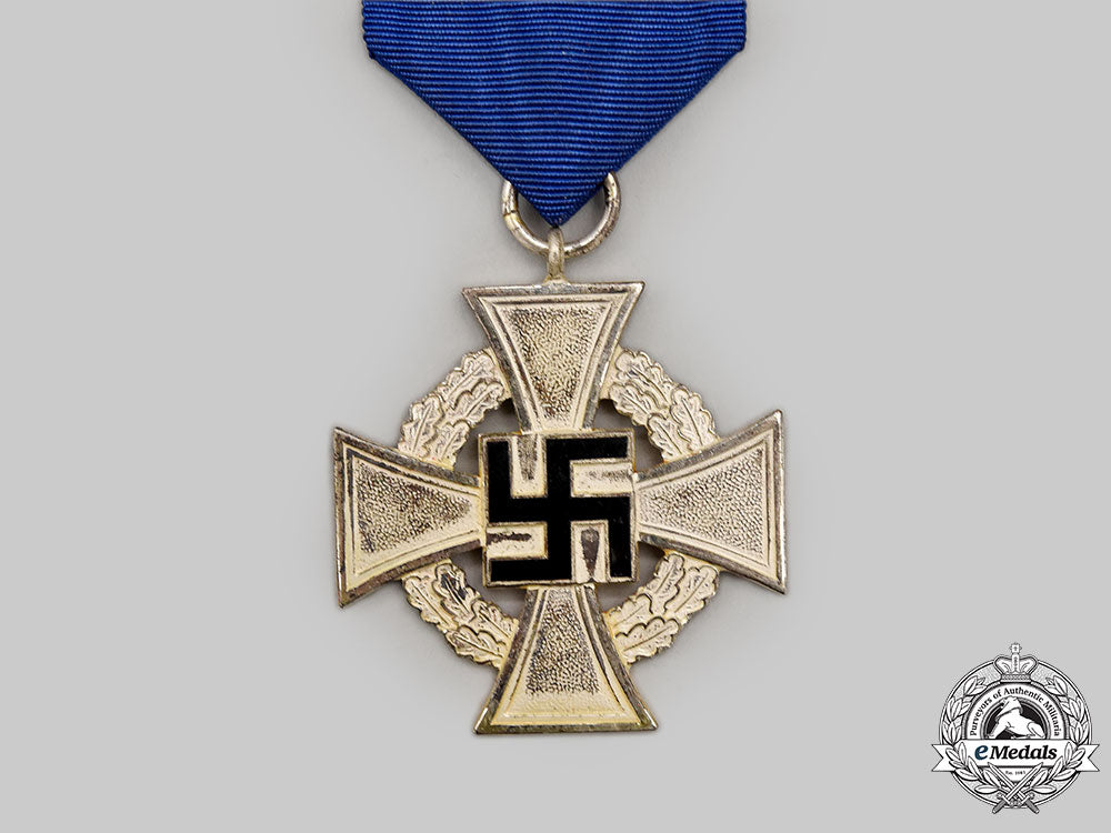 germany,_wehrmacht._a_mixed_lot_of_insignia_and_decorations_l22_mnc4427_655