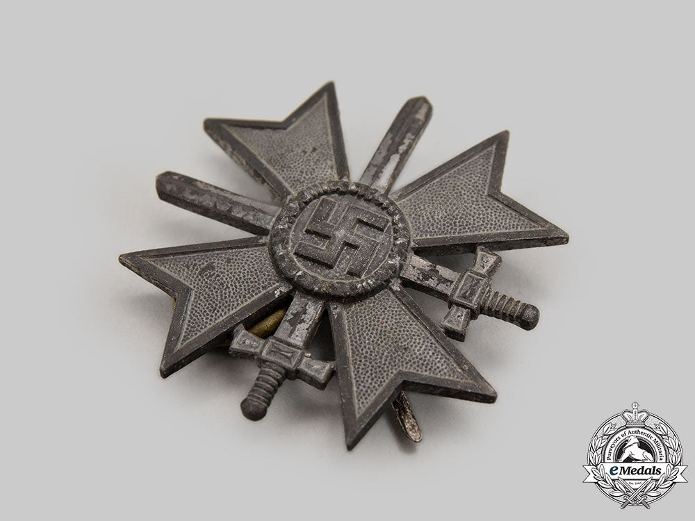 germany,_wehrmacht._a_mixed_lot_of_insignia_and_decorations_l22_mnc4433_658