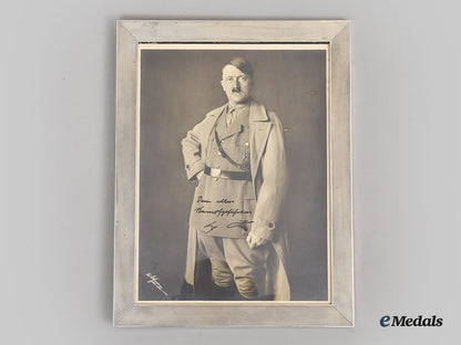 germany,_third_reich._a_signed_and_framed_portrait_of_ah_l22_mnc4435_412