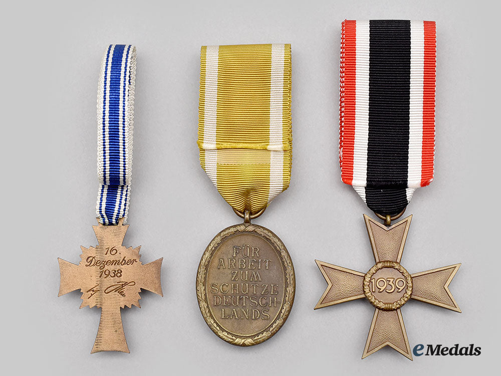 germany,_third_reich._a_mixed_lot_of_decorations_l22_mnc4459_423_1_1_1_1