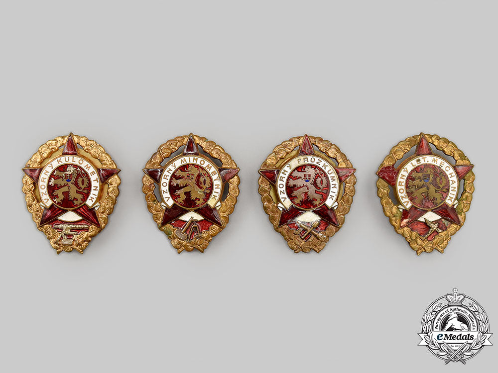 czechoslovakia,_socialist_republic._a_lot_of_four_czech_army_exemplary_service_badges_l22_mnc4485_676