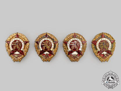 czechoslovakia,_socialist_republic._a_lot_of_four_czech_army_exemplary_service_badges_l22_mnc4485_676