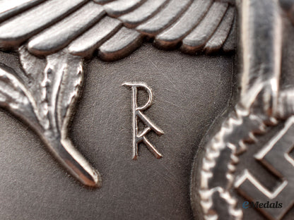 germany,_third_reich._a_prototype_table_medal_for_the1940_nuremberg_rally,_by_deschler&_sohn_l22_mnc4498_437