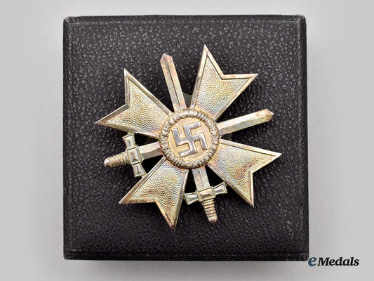 germany,_wehrmacht._a_war_merit_cross,_i_class_with_swords_and_case,_by_deschler&_sohn_l22_mnc4529_451
