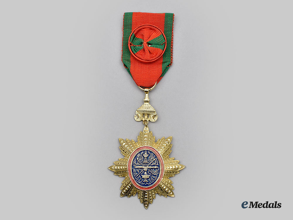 cambodia,_kingdom(_post1993)._a_royal_order_of_cambodia,_iv_class_officer,_modern_issue_l22_mnc4559_320_1
