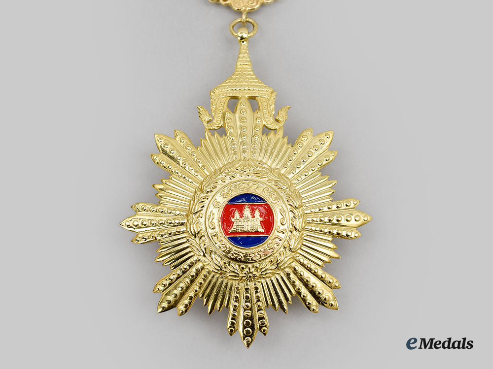 cambodia,_kingdom(_post1993)._medal_of_national_merit,_collar_chain_with_pendant,_modern_issue_l22_mnc4686_403