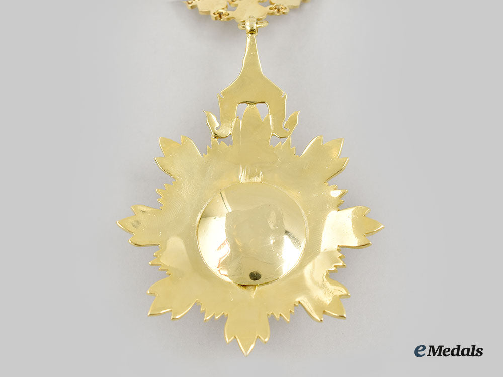 cambodia,_kingdom(_post1993)._medal_of_national_merit,_collar_chain_with_pendant,_modern_issue_l22_mnc4691_404