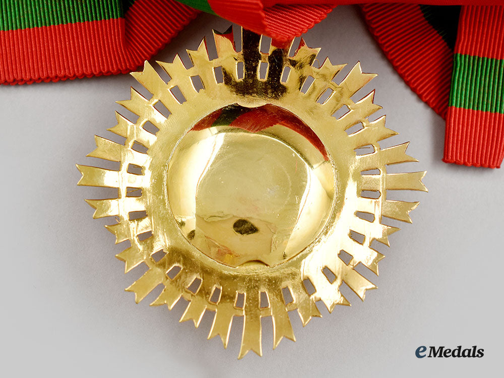 cambodia,_kingdom(_post1993)._royal_order_of_her_majesty_queen_preah_kossomak,_i_class_grand_cross_set(_moha_serivodho_or_mohasereivadh),_modern_issue_l22_mnc4706_411_1_1_1