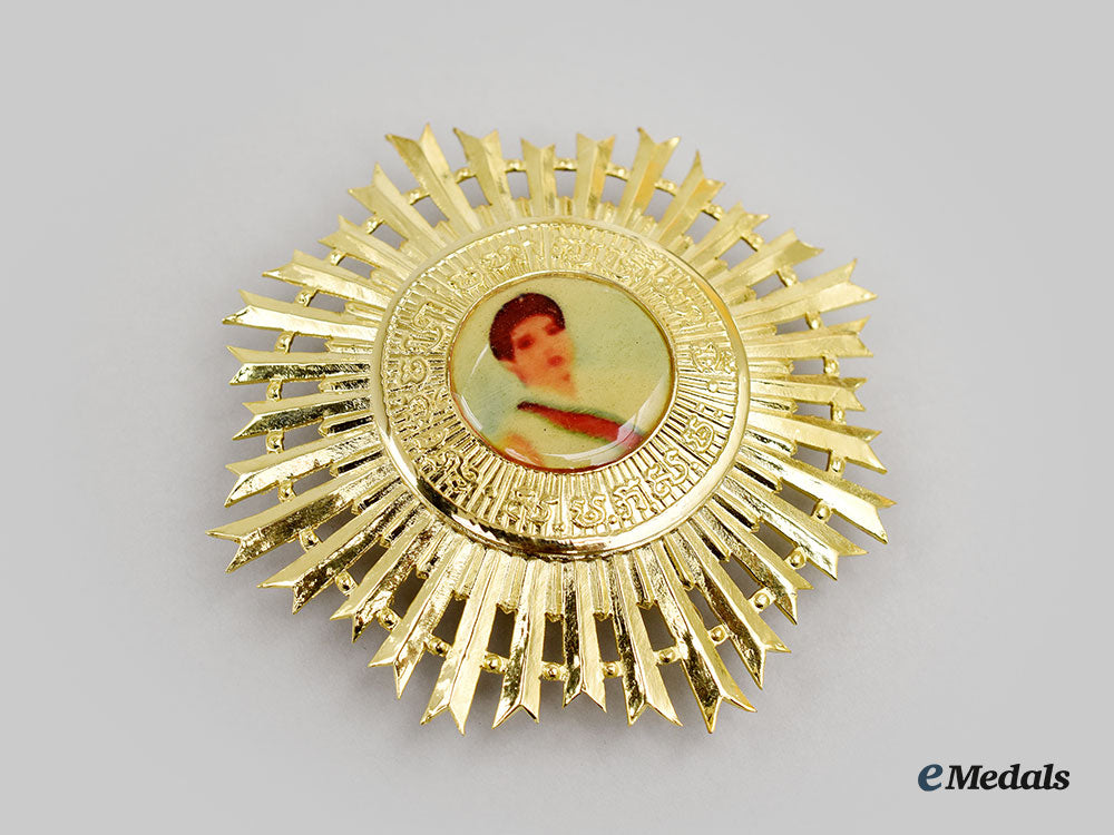 cambodia,_kingdom(_post1993)._royal_order_of_her_majesty_queen_preah_kossomak,_i_class_grand_cross_set(_moha_serivodho_or_mohasereivadh),_modern_issue_l22_mnc4711_414_1_1_1