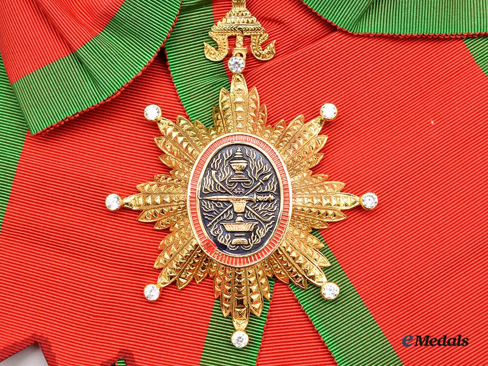 cambodia,_kingdom(_post1993)._royal_order_of_cambodia,_i_class_grand_cross_set,_modern_issue_l22_mnc4726_420_1_1_1