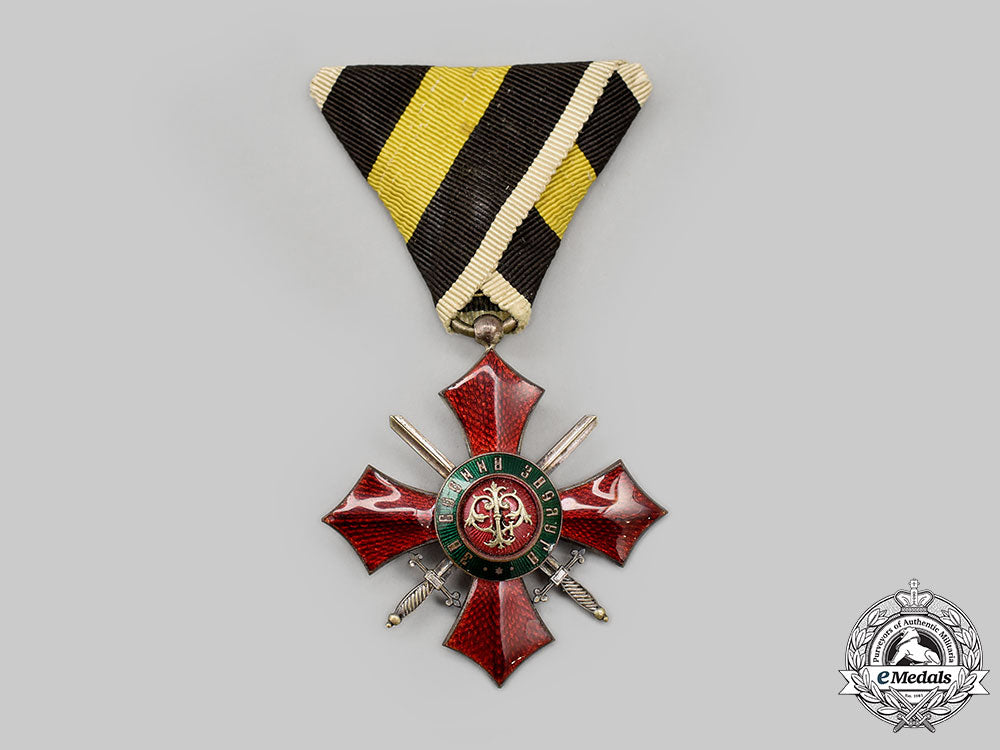 bulgaria,_kingdom._an_order_of_military_merit,_v_class_in_case_l22_mnc4749_320