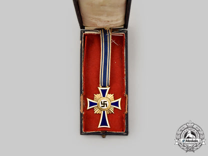 germany,_third_reich._an_honour_cross_of_the_german_mother,_gold_grade_with_case,_by_wilhelm_deumer_l22_mnc4823_782