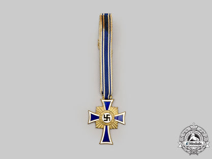 germany,_third_reich._an_honour_cross_of_the_german_mother,_gold_grade_with_case,_by_wilhelm_deumer_l22_mnc4838_791_1_1