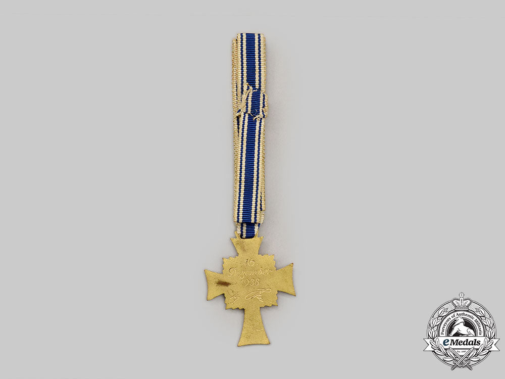 germany,_third_reich._an_honour_cross_of_the_german_mother,_gold_grade_with_case,_by_wilhelm_deumer_l22_mnc4841_793_1_1