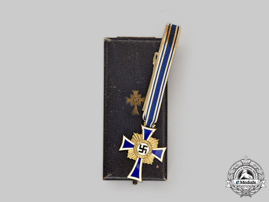 germany,_third_reich._an_honour_cross_of_the_german_mother,_gold_grade_with_case,_by_wilhelm_deumer_l22_mnc4846_789_1_1