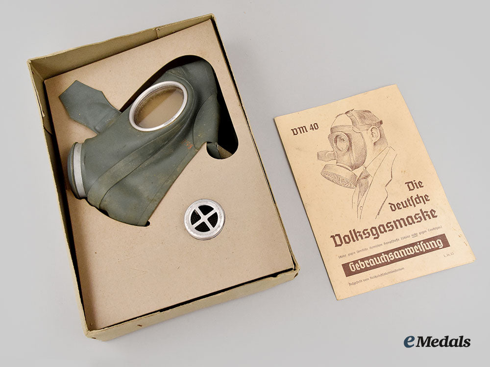 germany,_rlb._a_vm40_civil_defense_gas_mask_l22_mnc4888_580