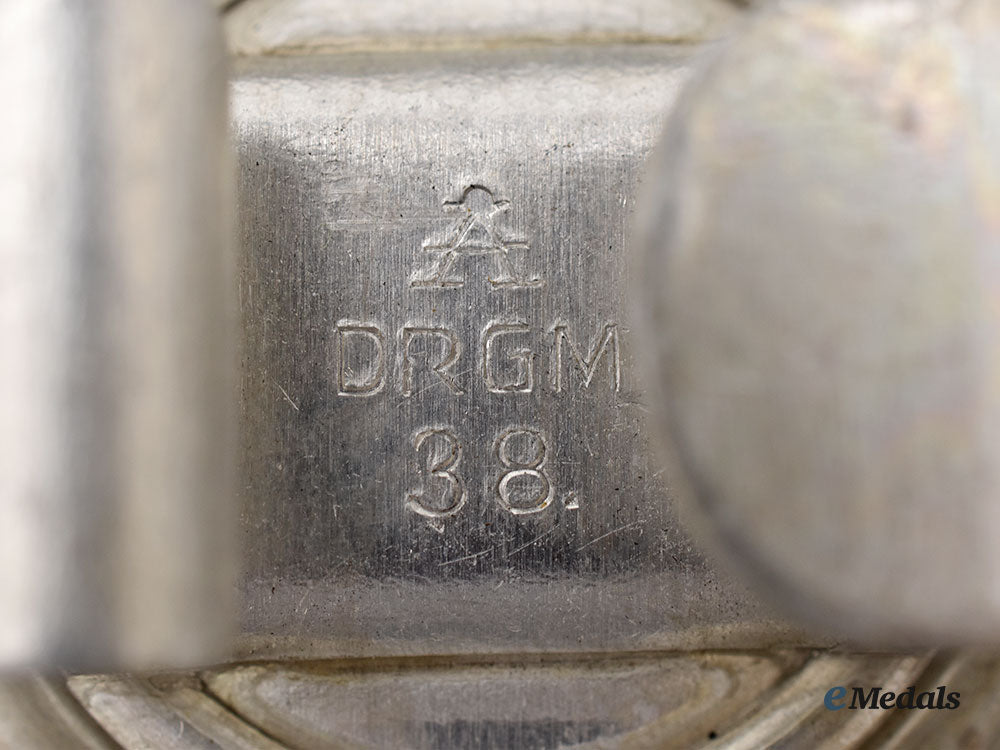 germany,_third_reich._a_mixed_lot_of_badges_and_insignia_l22_mnc4907_612_1