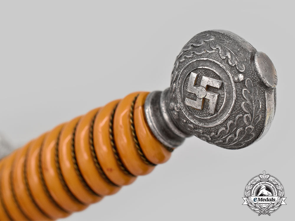 germany,_luftwaffe._an_officer’s_dress_dagger,_with_hanger,_by_f.w._höller_l22_mnc4963_647