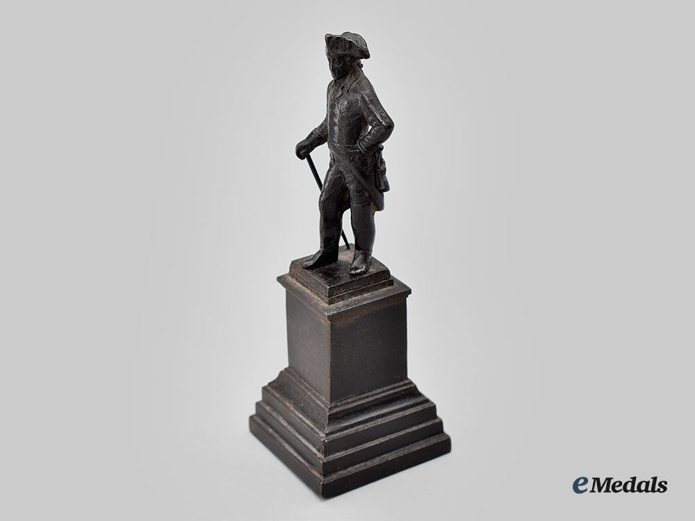 france,_i_empire._a_napoleon_bonaparte_pedestal_statuette_l22_mnc4965_734_1