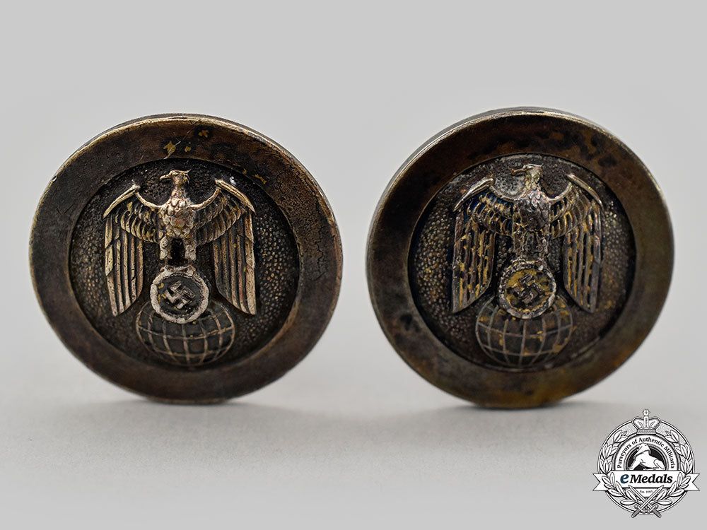 germany,_third_reich._a_set_of_silver_cuff_links_presented_to_otto_meissner_by_reichsminister_joachim_von_ribbentrop_l22_mnc5009_443_1_1