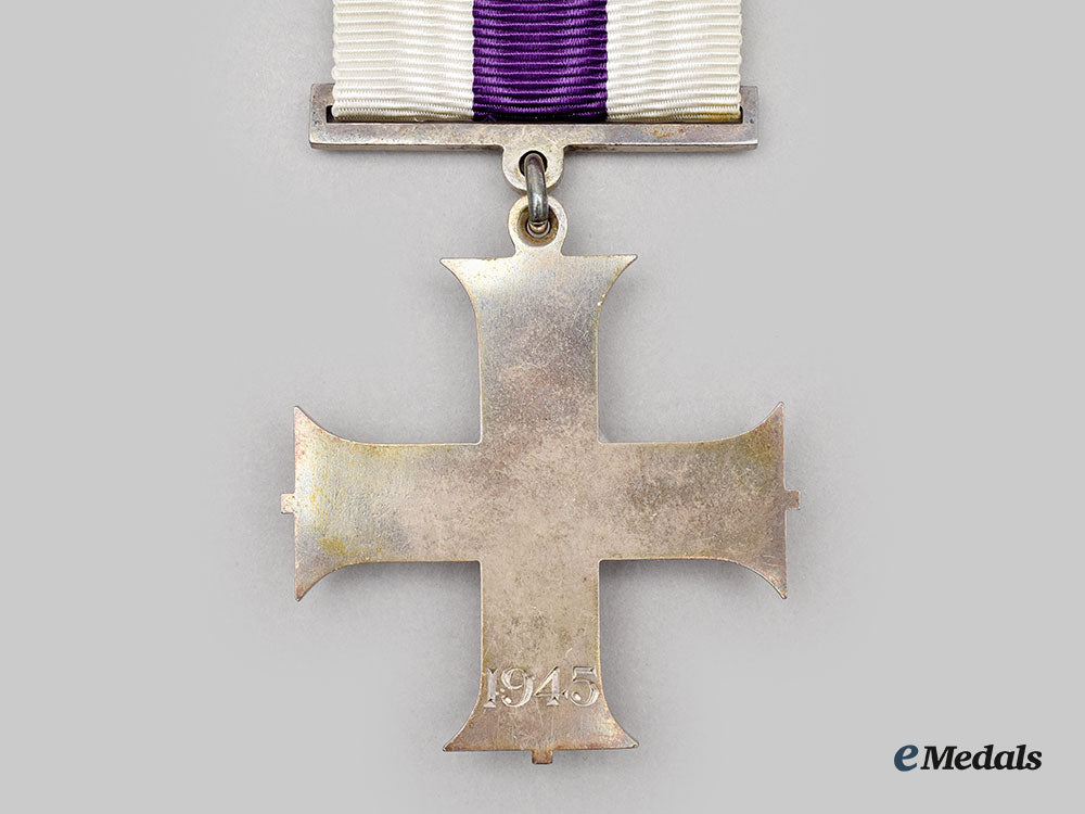 united_kingdom._a_military_cross,1945_l22_mnc5065_808_1