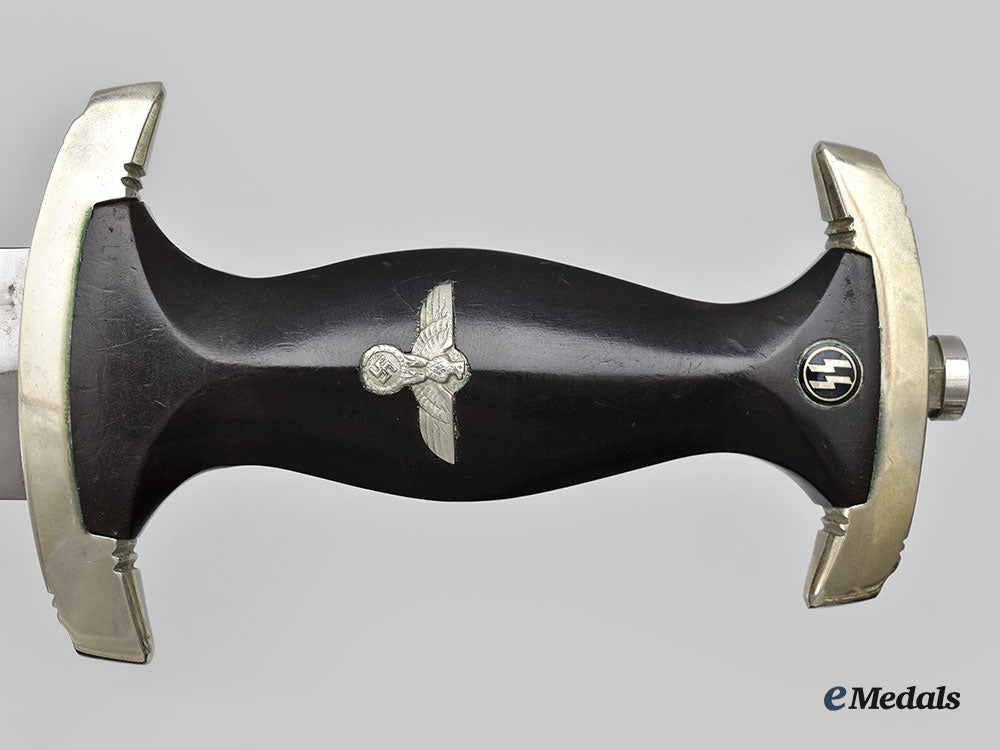 germany,_ss._a_model1936_chained_service_dagger,_owner-_attributed_example_l22_mnc5104_543_1