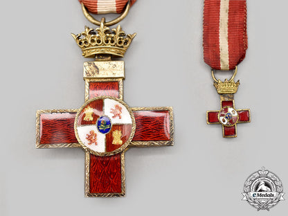spain,_facist_state._an_order_of_military_merit,_cross_with_red_distinction,_fullsize_and_miniature_l22_mnc5154_474