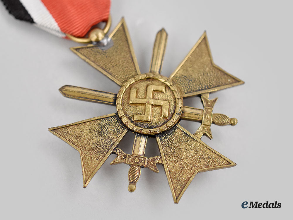 spain,_fascist_state._a_spanish_made_war_merit_cross,_ii_class_with_swords_l22_mnc5157_712