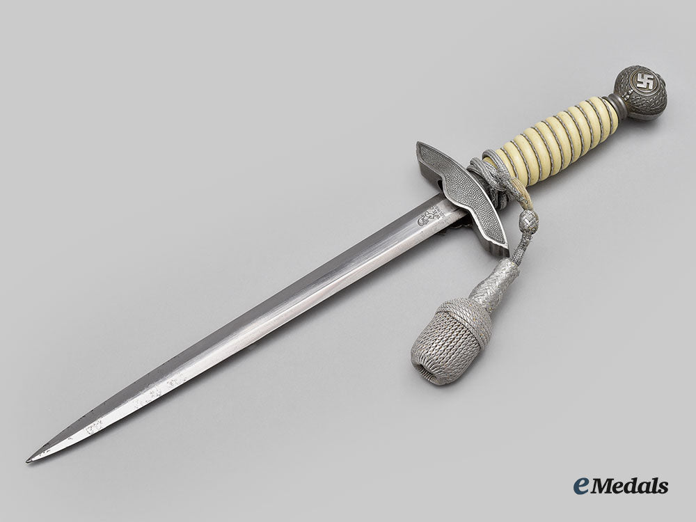 germany,_luftwaffe._an_officer’s_dress_dagger,_with_hanger,_by_weyersberg,_kirschbaum&_cie_l22_mnc5248_600