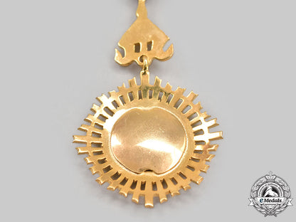 cambodia,_modern_kingdom._a_royal_order_of_h.m._the_queen_preah_kossomak_nearireath,_officer,_c.2001_l22_mnc5295_546_1