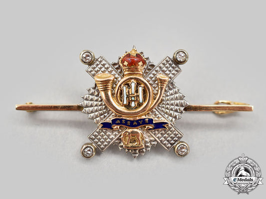 united_kingdom._a_fine_highland_light_infantry_tie_clip_in_gold_with_diamonds_l22_mnc5310_500_1