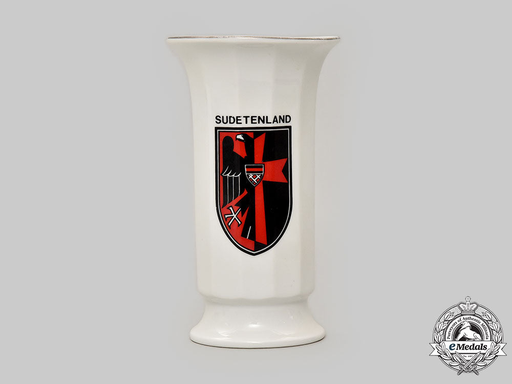 germany,_federal_republic._a_sudeten_german_homeland_association_vase_l22_mnc5346_982_1