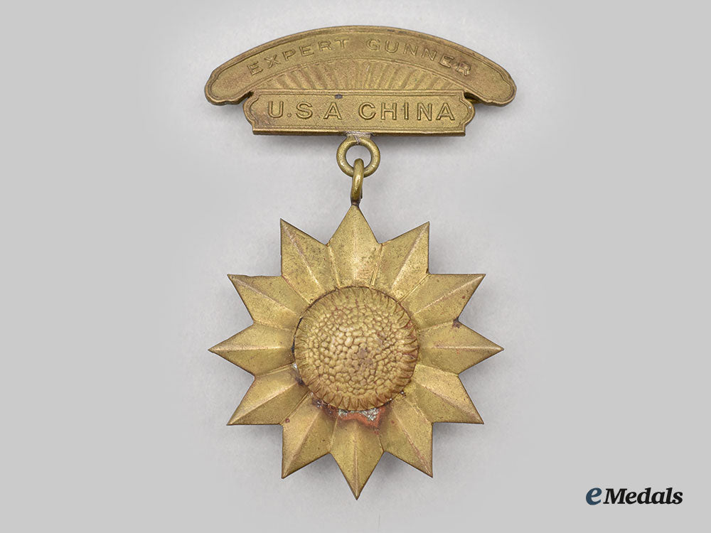 china,_republic;_united_states._a_cbi_u.s._chinese_combat&_training_command_expert_gunner_badge_l22_mnc5353_677