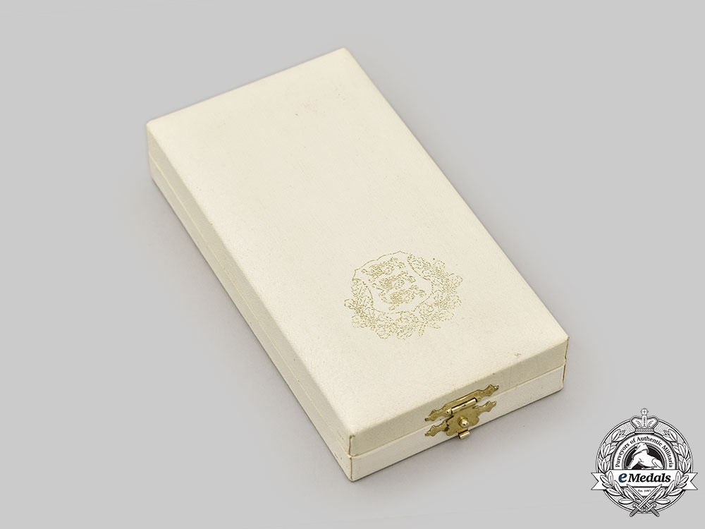 estonia,_republic._an_order_of_the_white_star,_iii_class_cross,_cased,_c.1995_l22_mnc5392_000_1_1_1_1_1_1_1