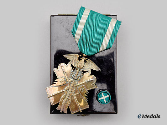 japan,_empire._an_order_of_the_golden_kite,_vii_class,_cased_l22_mnc5429_714_1