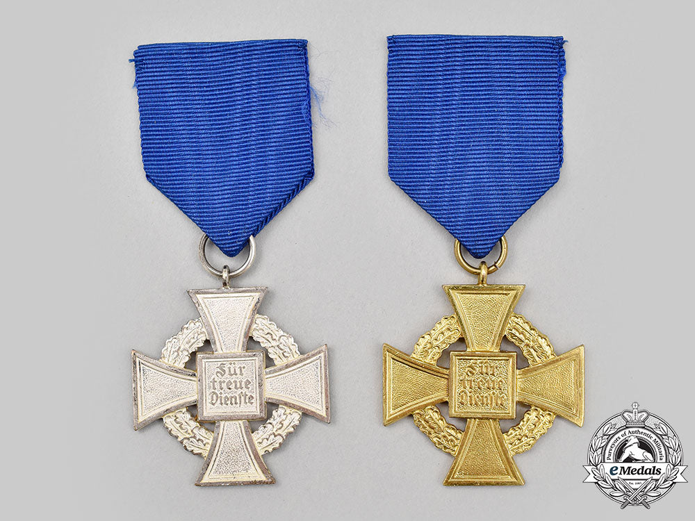 germany,_third_reich._a_pair_of_civil_service_long_service_decorations_l22_mnc5437_681
